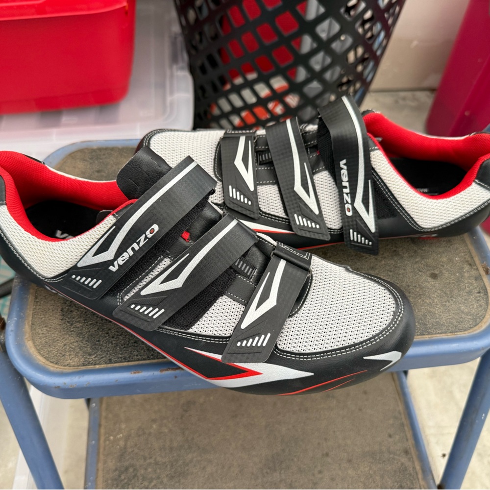 Vans Black and Red Athletic Shoes with Sporty Design